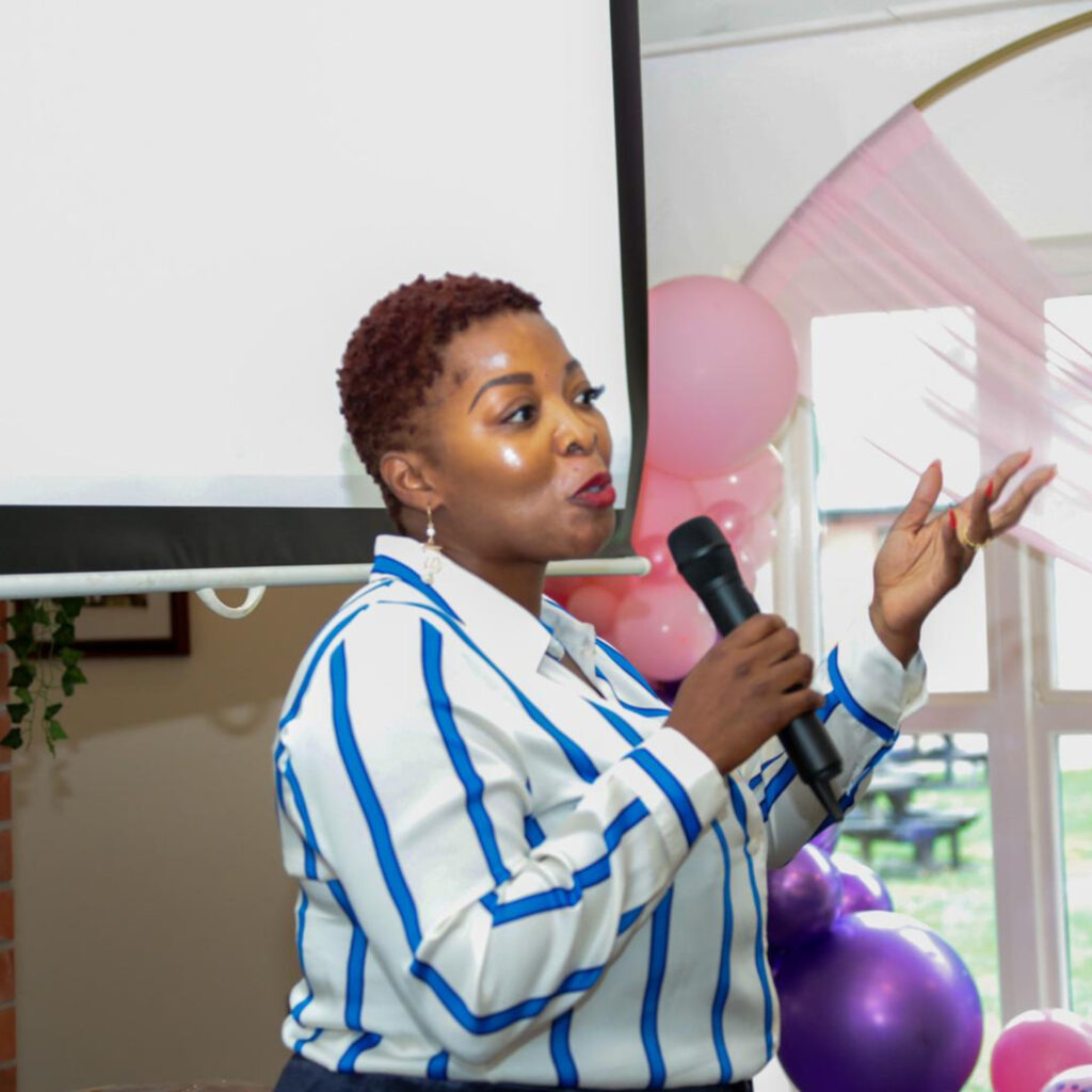 Maureen Hayden has over 21 years experienc to share and is available for speaking engagements for small groups of ladies, audiences and conferences